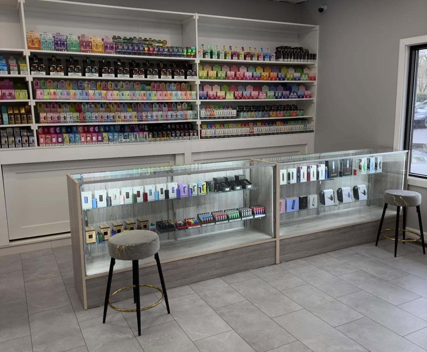 Vape Vibes storefront on Plaistow Road, the closest vape shop serving Exeter, NH shoppers